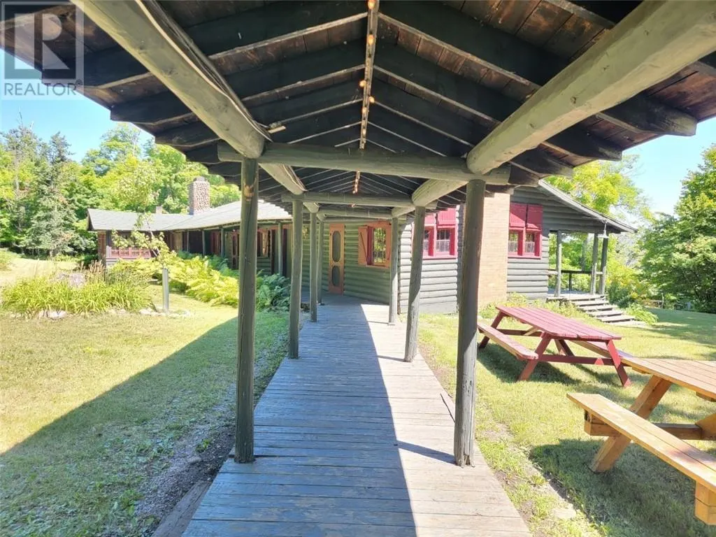 462 Maple Point Rd