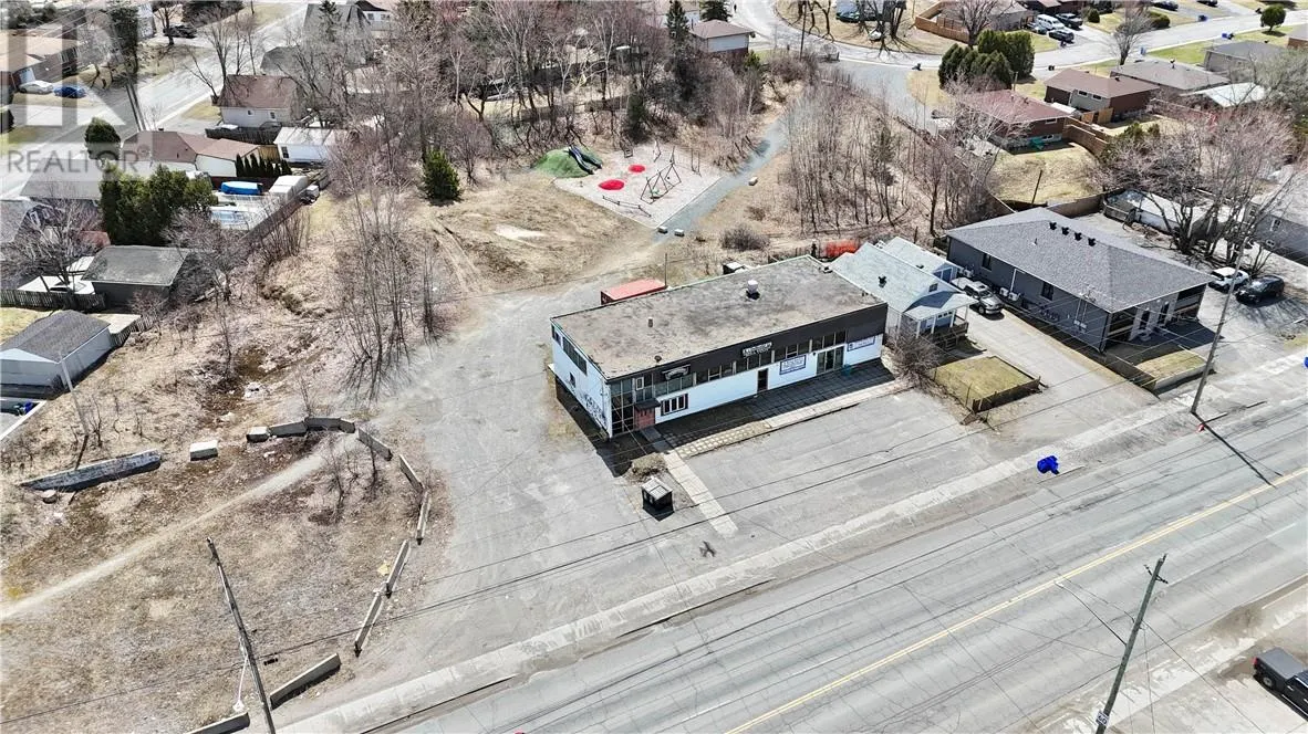 3516 Falconbridge
