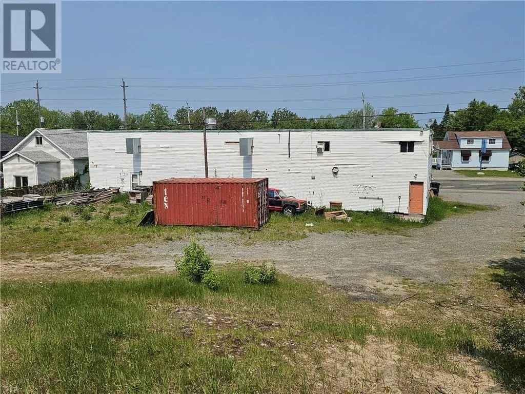3516 Falconbridge