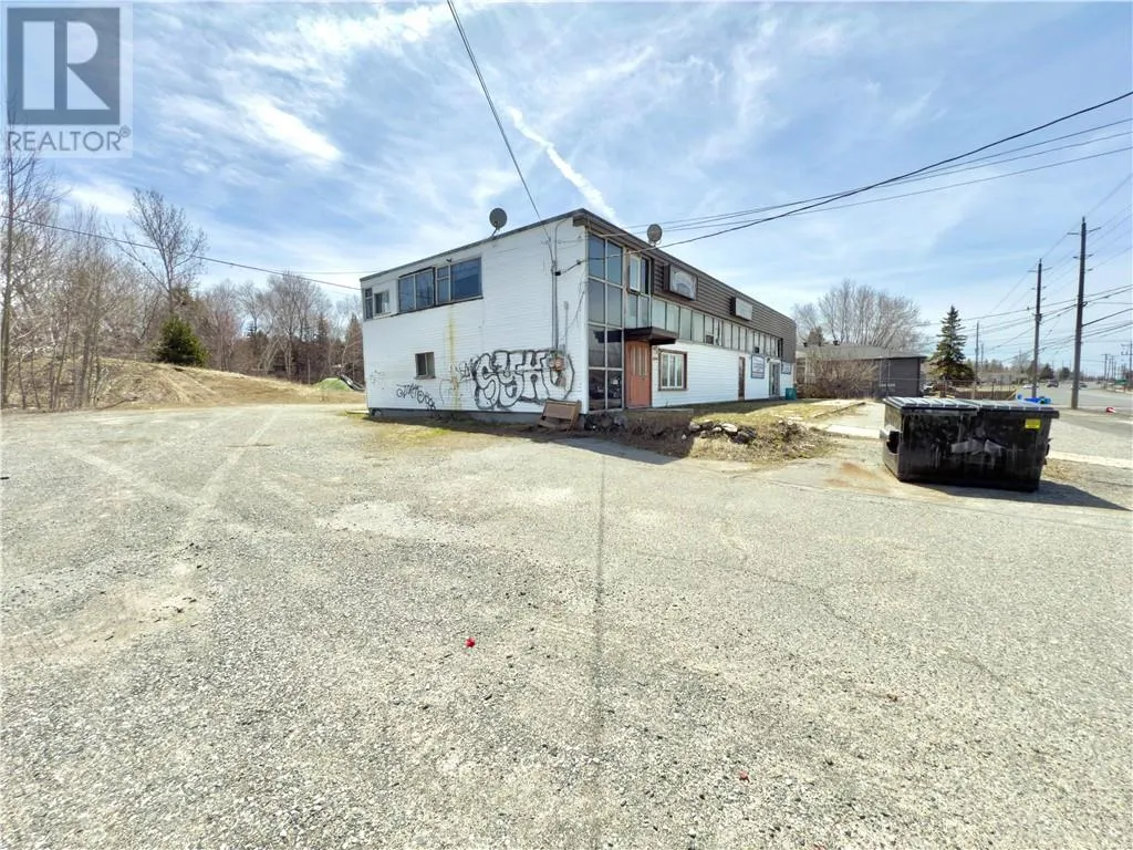 3516 Falconbridge
