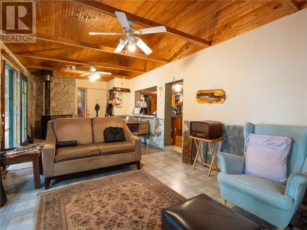 25 Sunova Beach Road