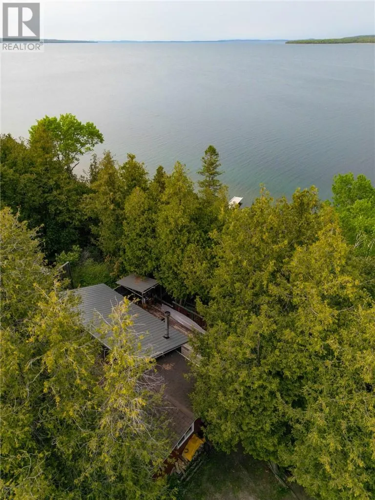 25 Sunova Beach Road