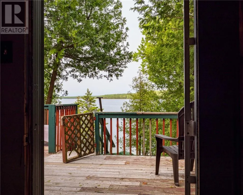 25 Sunova Beach Road