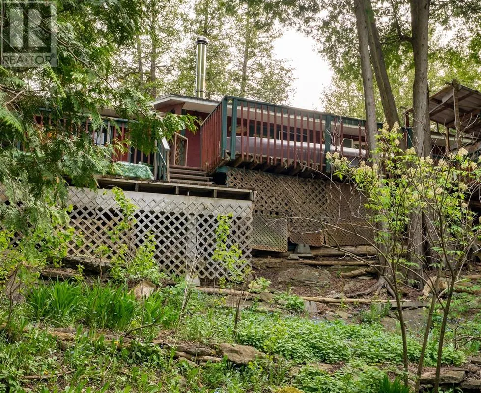 25 Sunova Beach Road