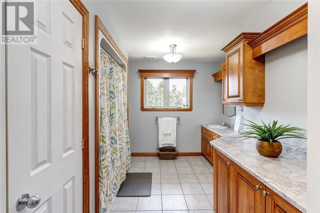 366 Northshore Road