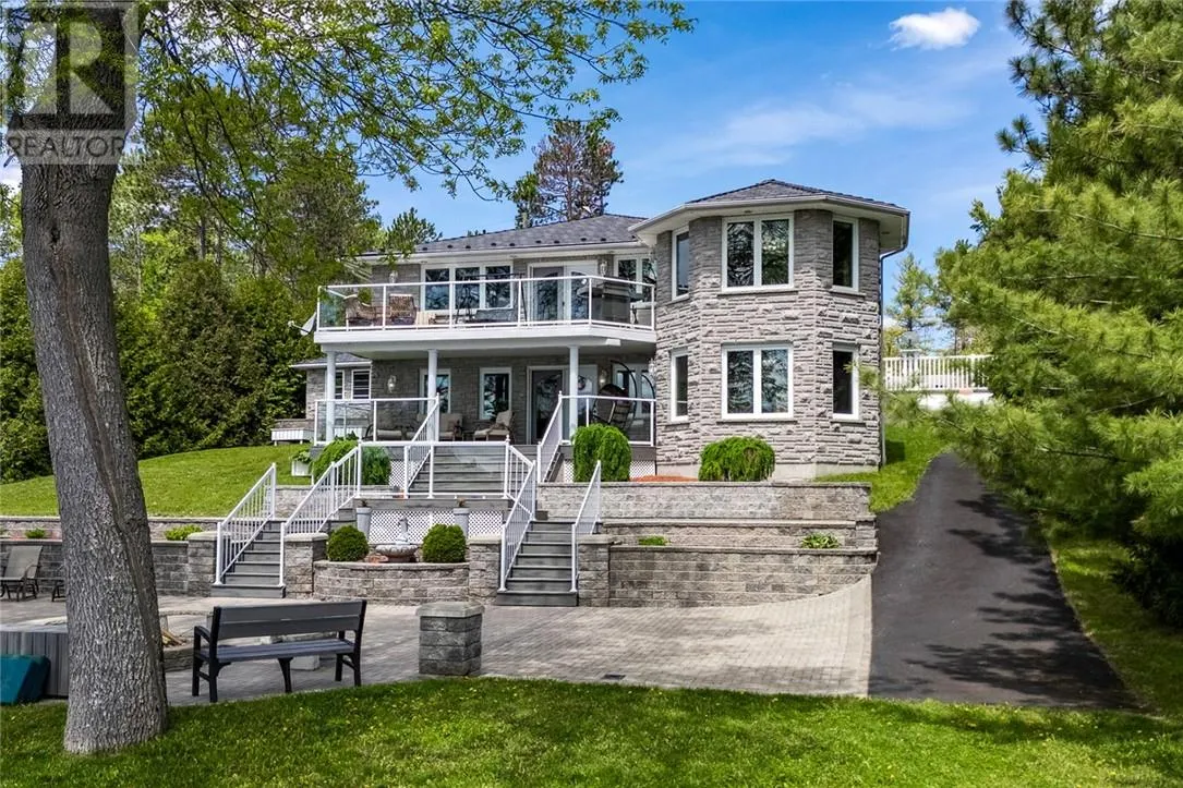 366 Northshore Road