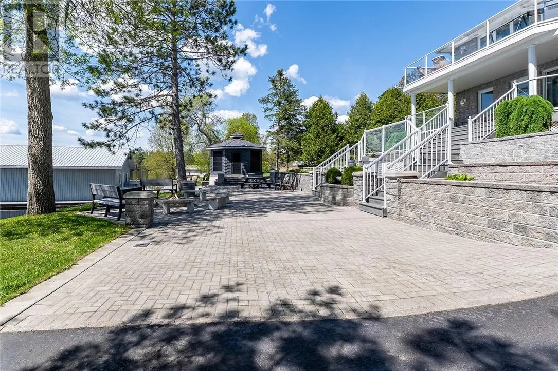 366 Northshore Road