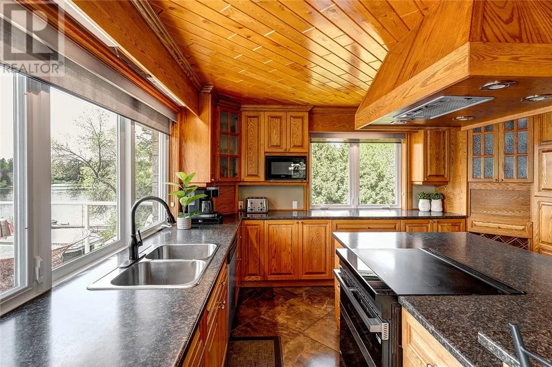366 Northshore Road