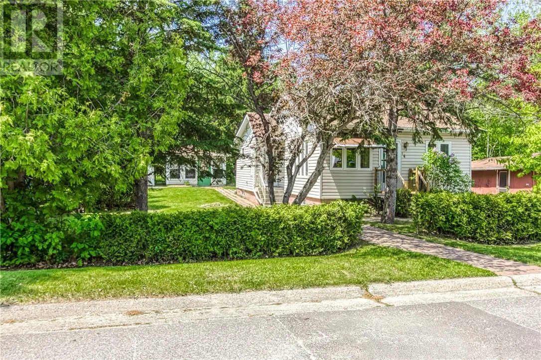 14 Oak Avenue