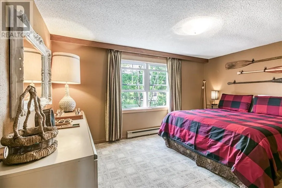 2080 Regent St.