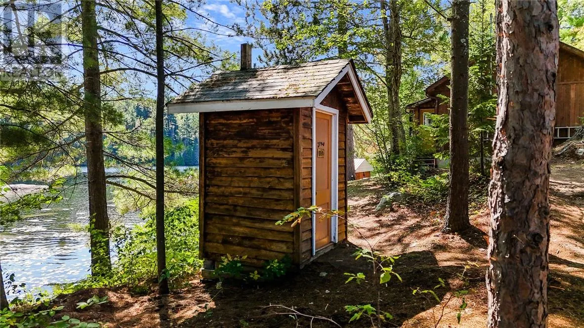 1 Windy Lake Shorty's Island