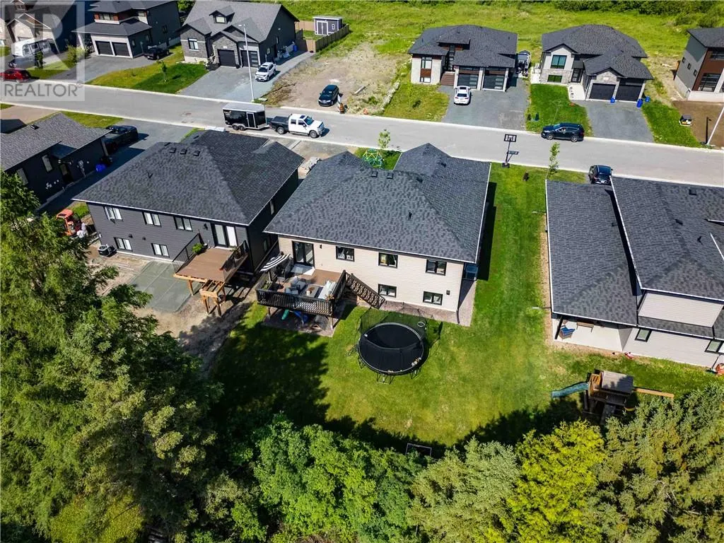 136 Hollybrook Crescent