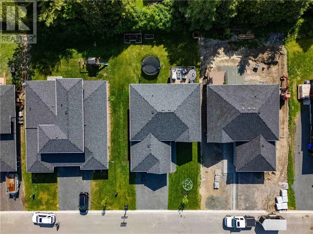 136 Hollybrook Crescent