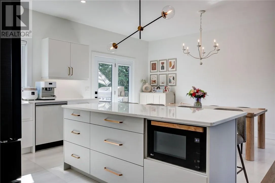 136 Hollybrook Crescent