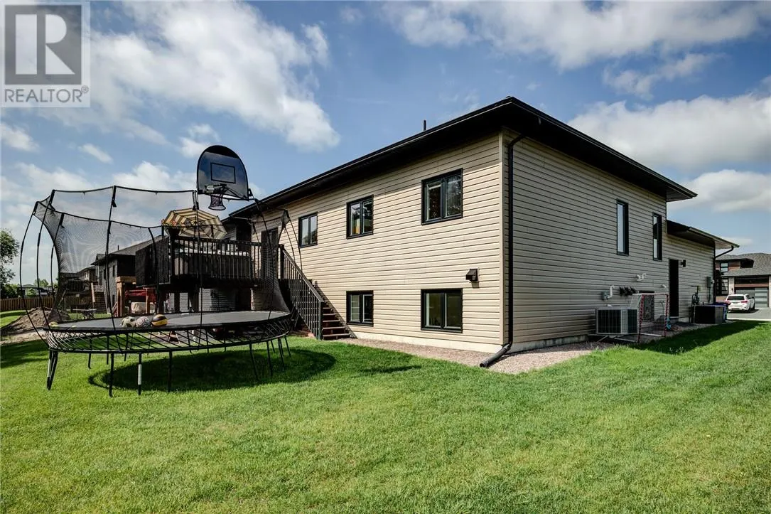 136 Hollybrook Crescent