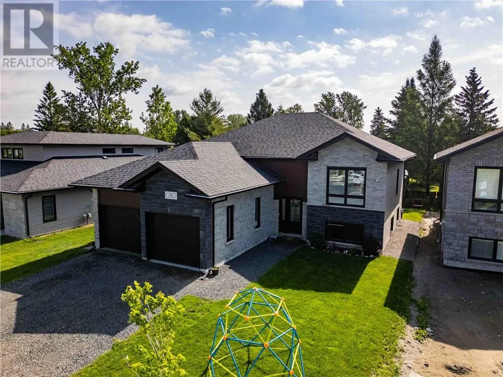 136 Hollybrook Crescent