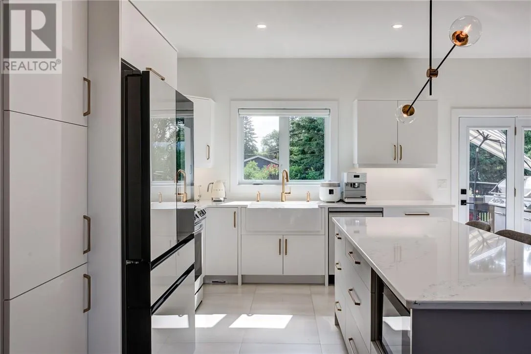 136 Hollybrook Crescent