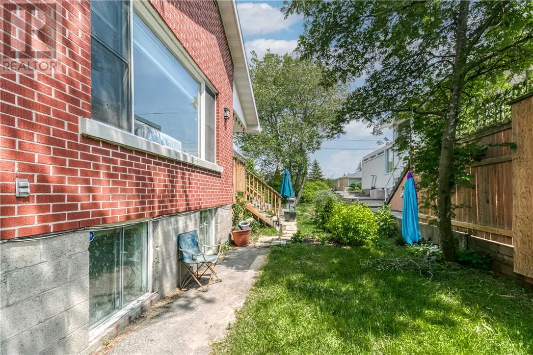 95 Levis Street