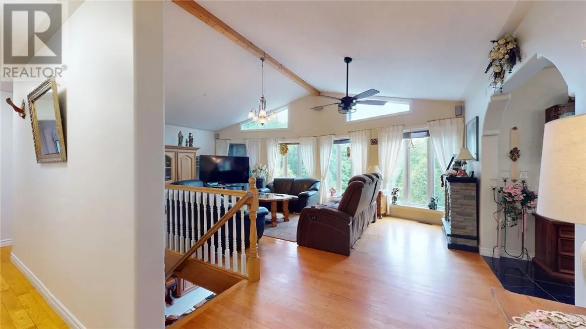 8 Pleasant View Terrace