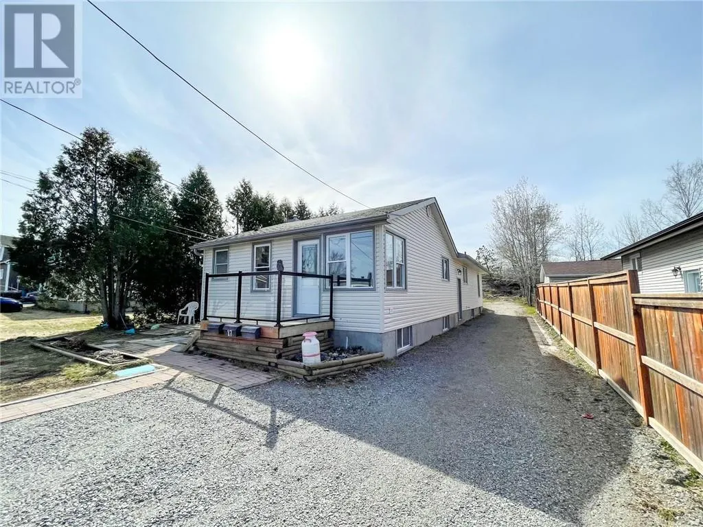 17 Clairmont Street