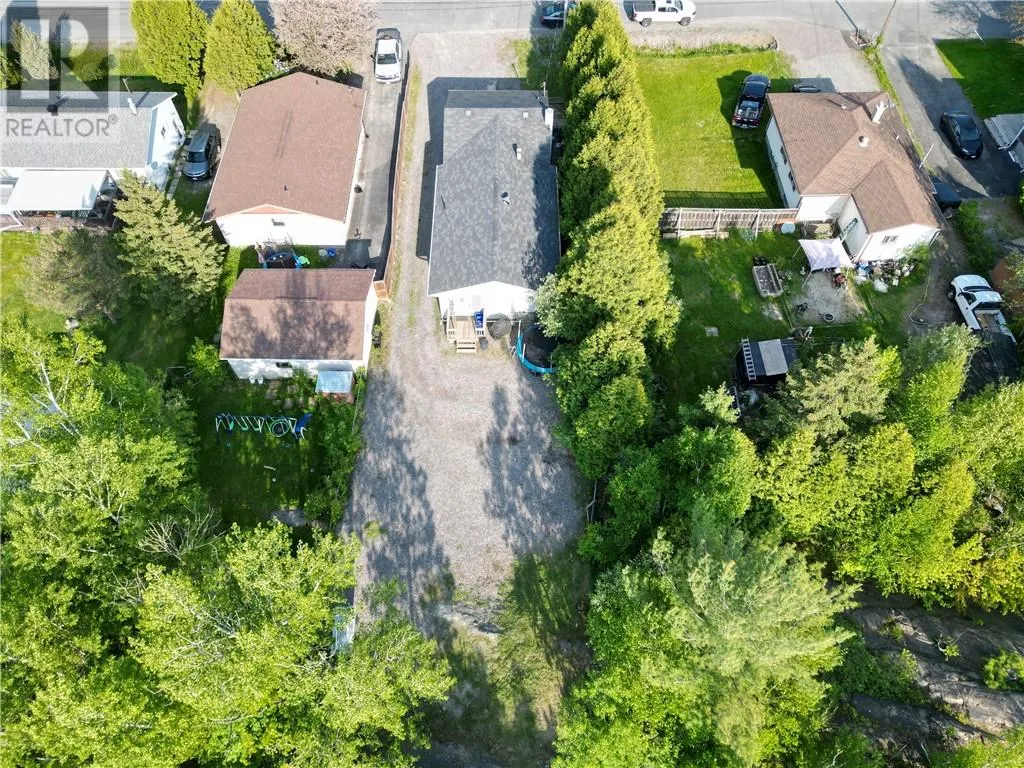 17 Clairmont Street