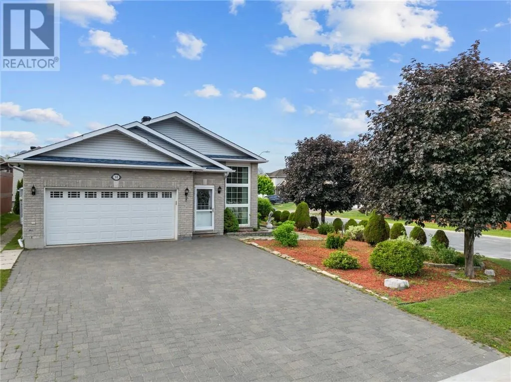 10 Abigail Court
