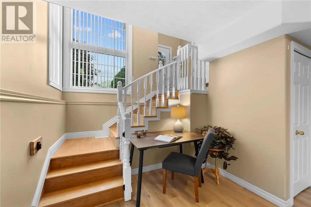 10 Abigail Court
