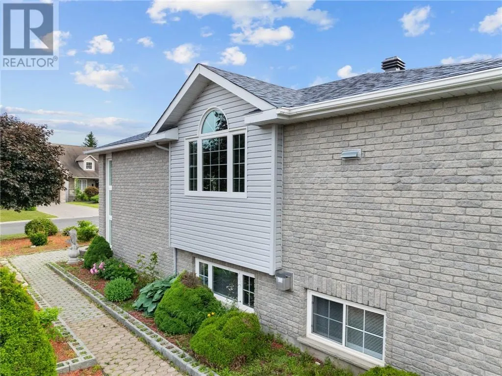 10 Abigail Court