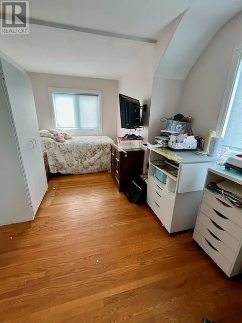 70 Spruce Ave