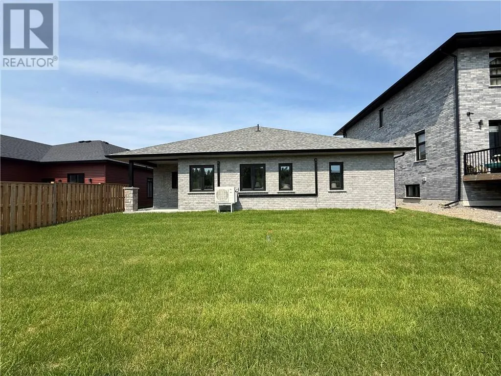 33 Teravista Way