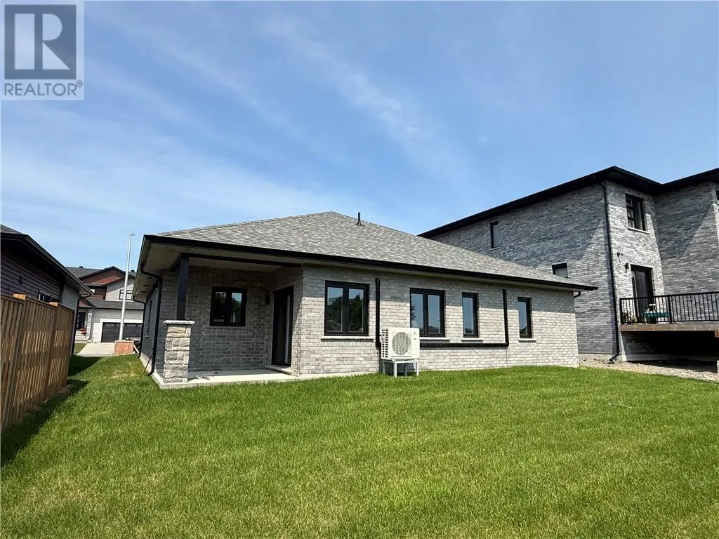 33 Teravista Way