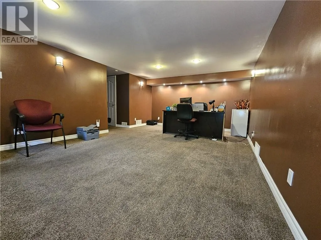 42 Second Avenue N