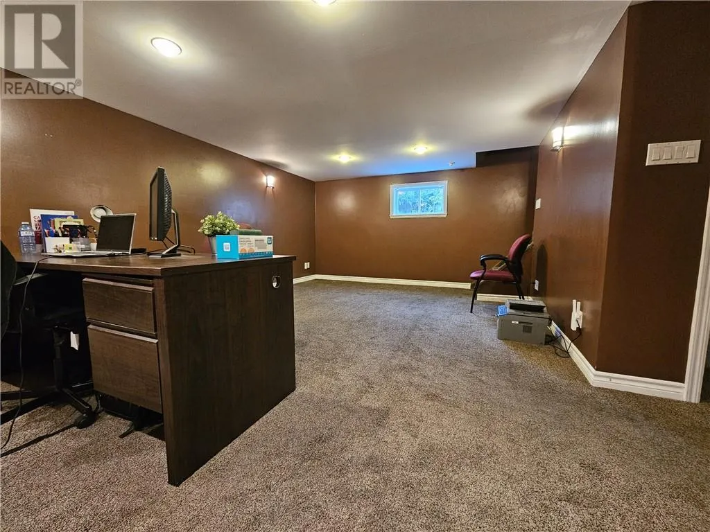 42 Second Avenue N