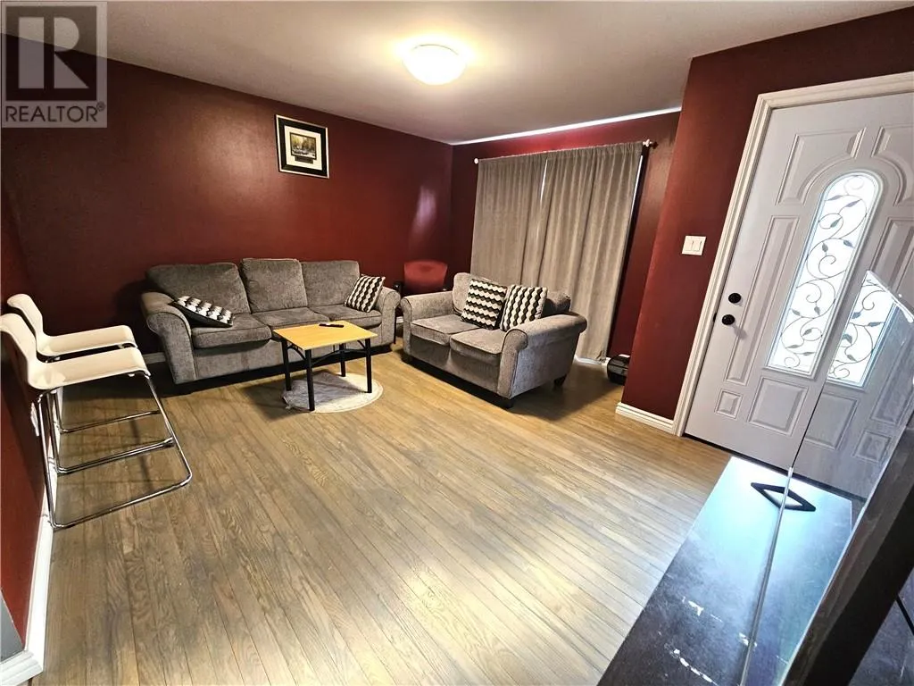 42 Second Avenue N