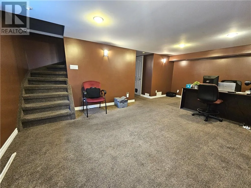 42 Second Avenue N