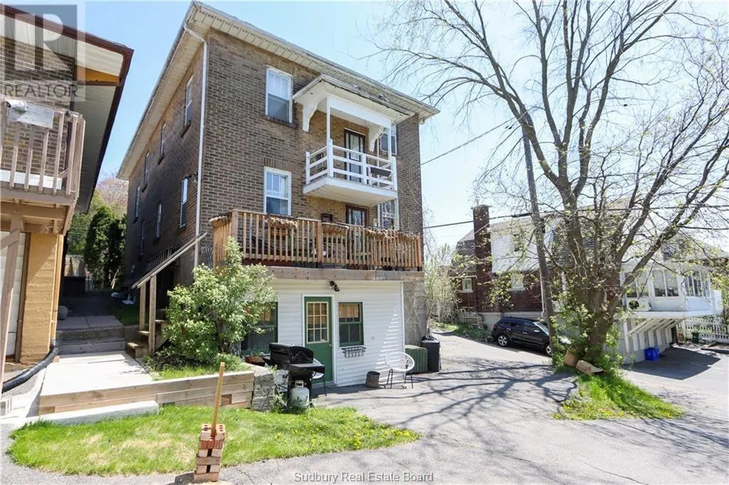 223 Mackenzie Street