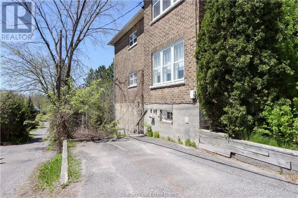 223 Mackenzie Street