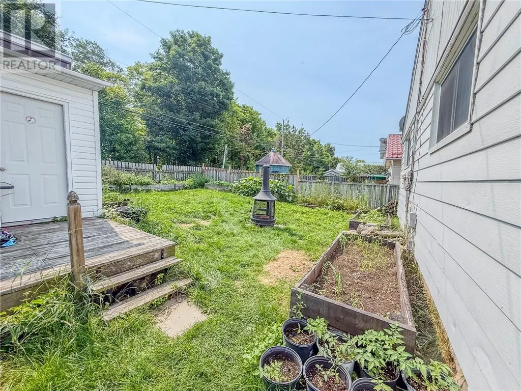 31 Hirshhorn Avenue