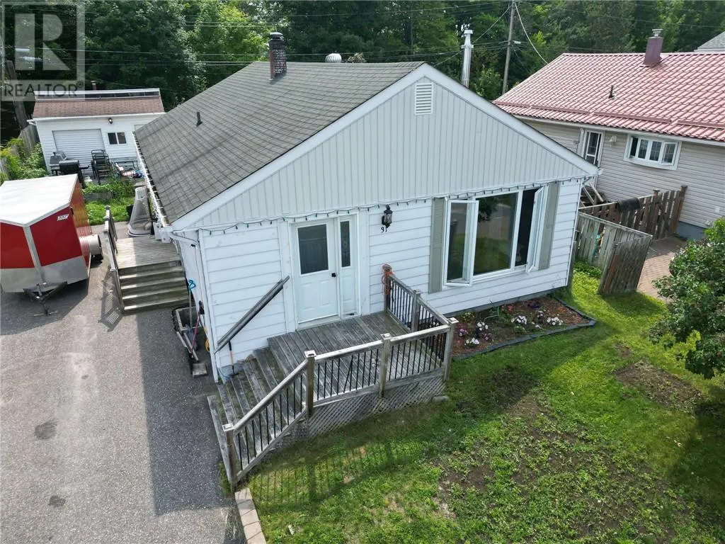 31 Hirshhorn Avenue
