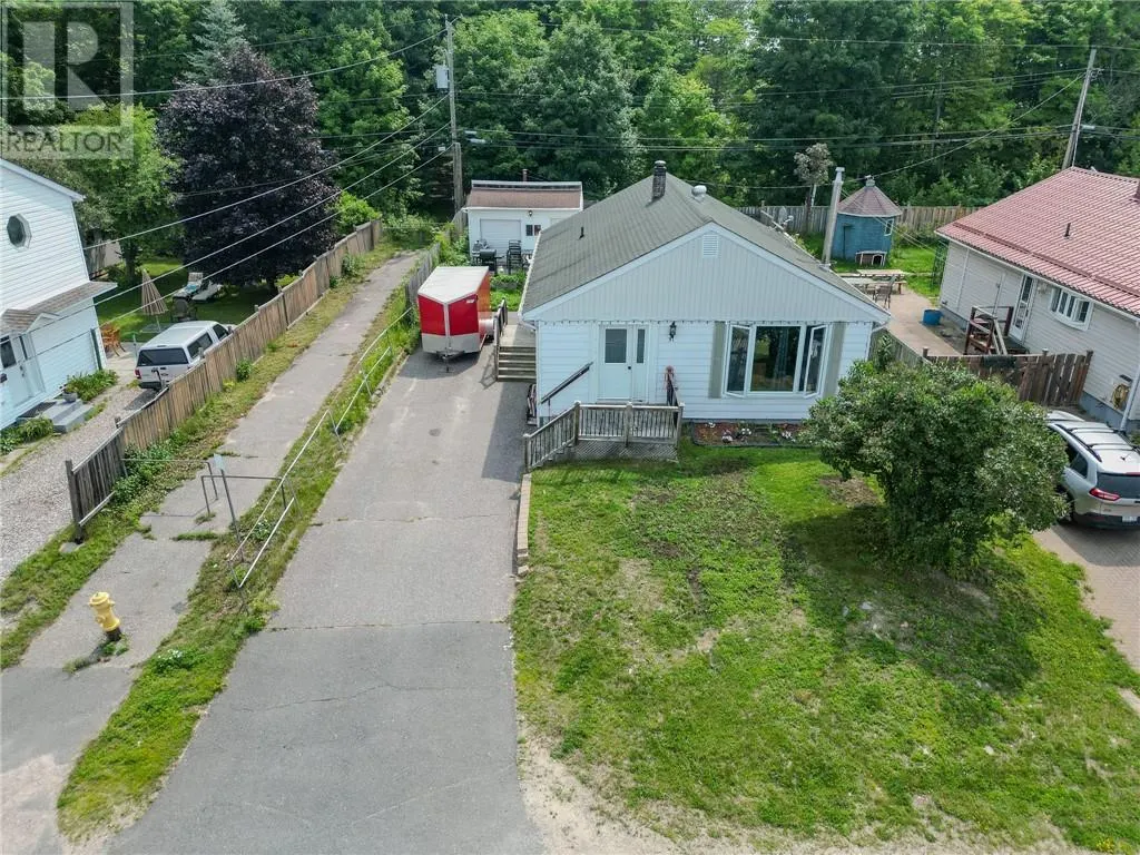 31 Hirshhorn Avenue