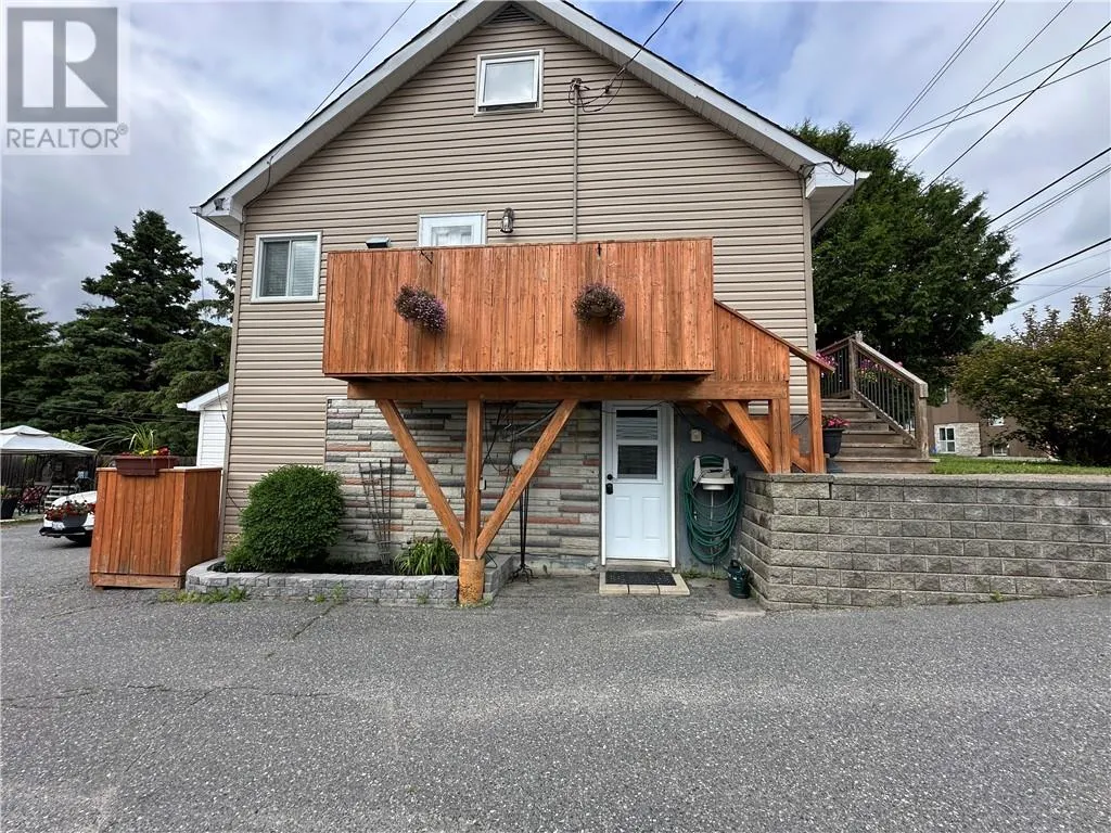 737 CHARLOTTE Street