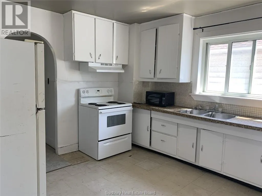 738-740 MARTINDALE Road