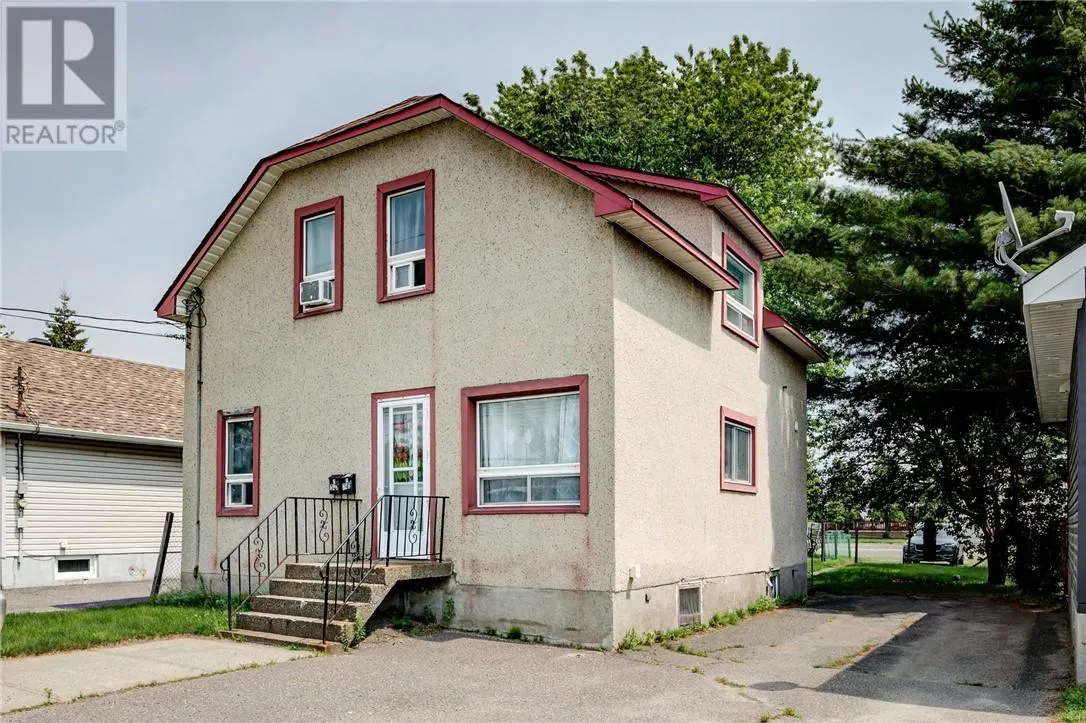738-740 MARTINDALE Road