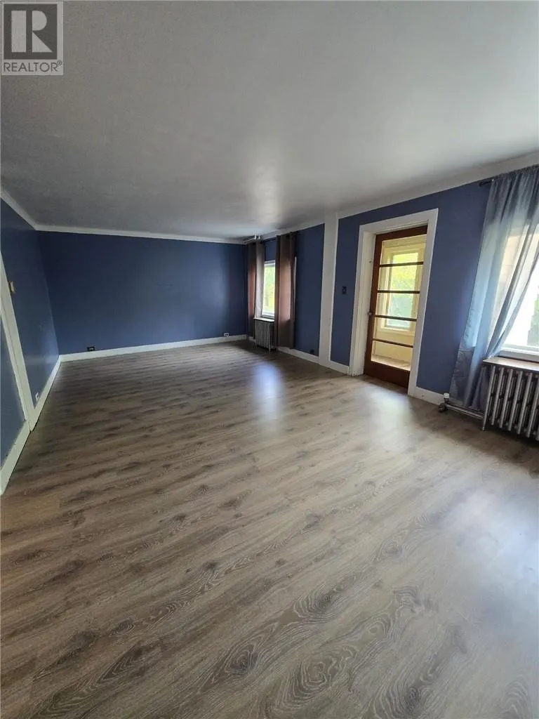 8 MILAN ST