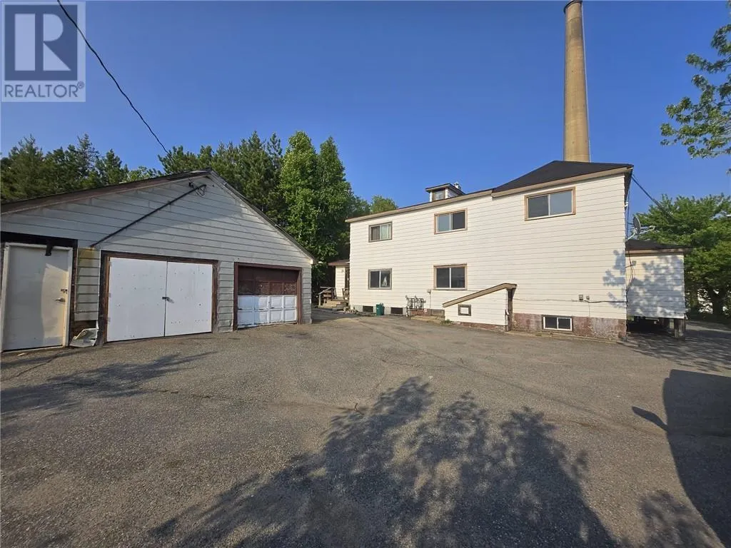 8 MILAN ST