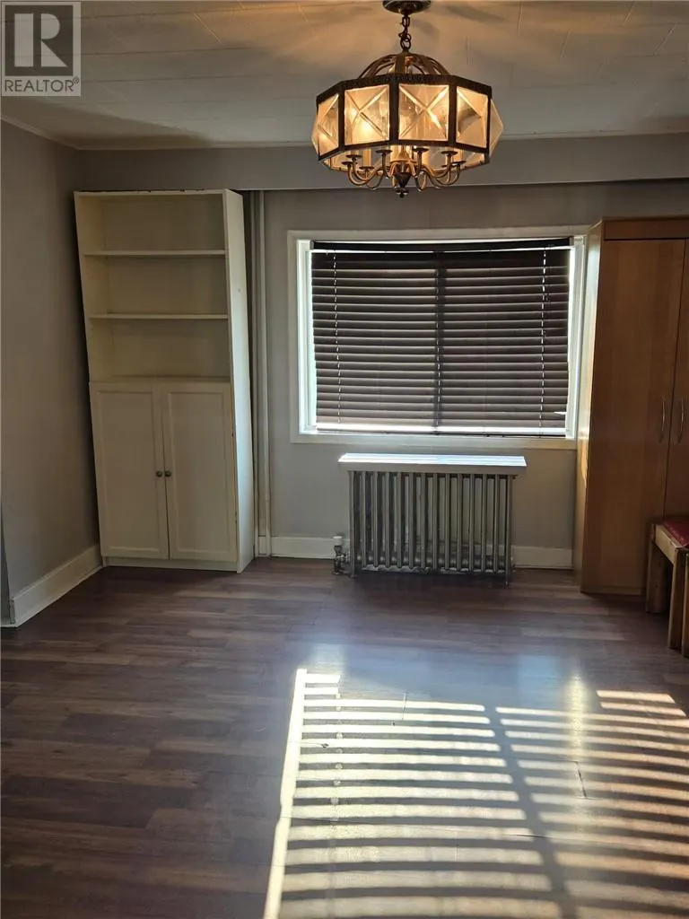 8 MILAN ST