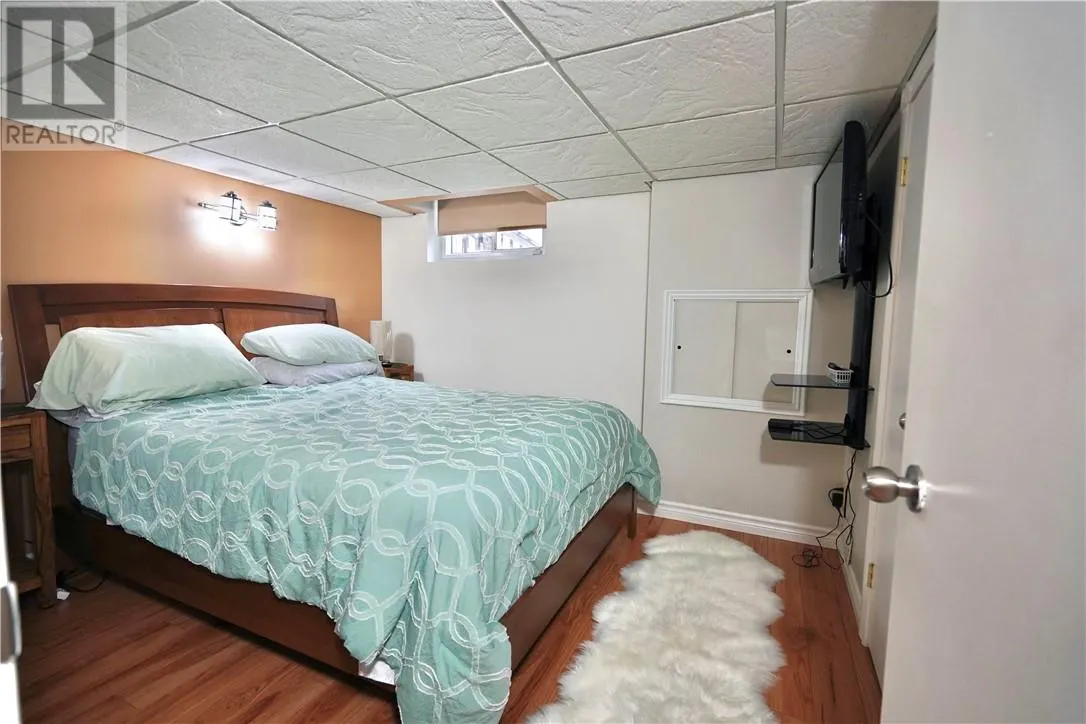 1512 Dominion