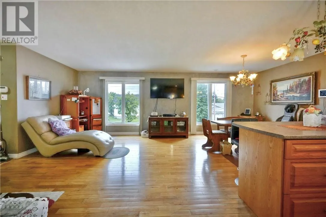 1512 Dominion