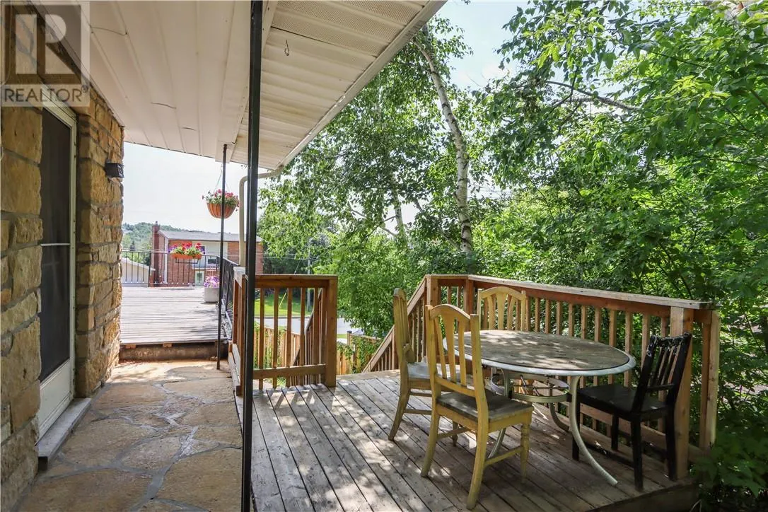 512 Edgehill Drive