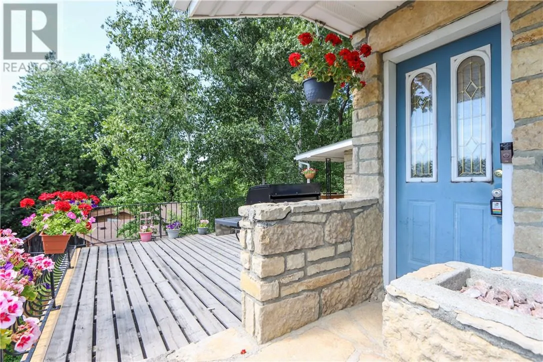 512 Edgehill Drive